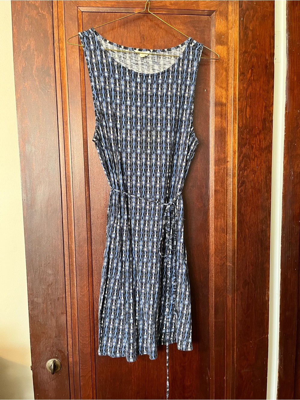 Soft Joie Navy and White Patterned Sleeveless Belted Mini Dress